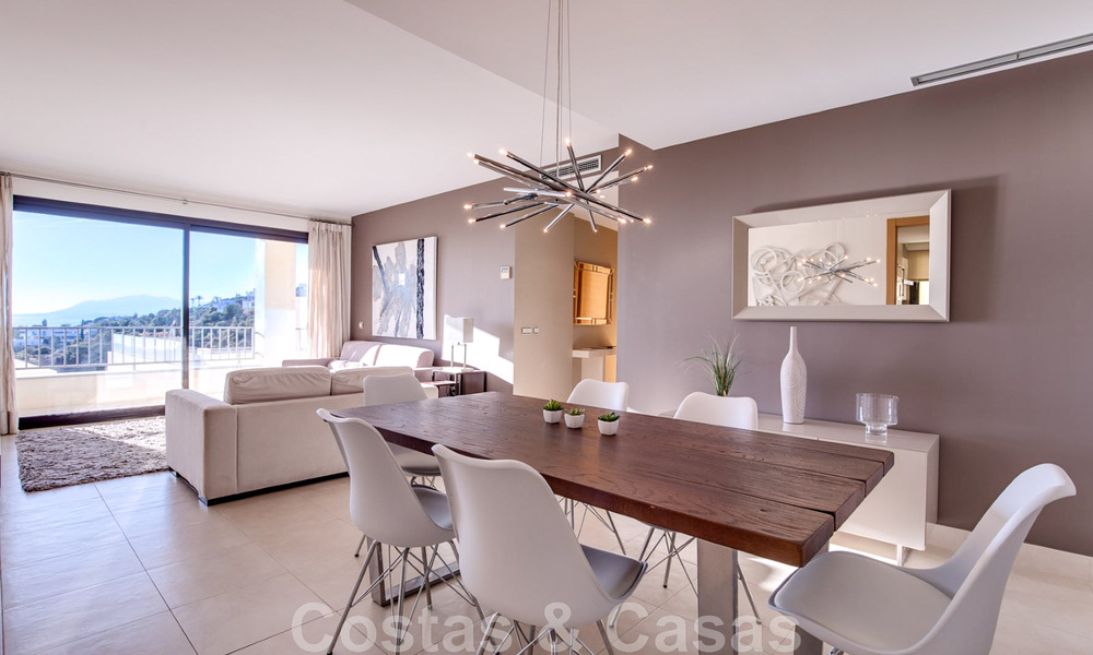 Appartement de luxe rénové à vendre, avec vue sur la mer, situé dans un complexe de luxe à Los Monteros, Marbella 47514