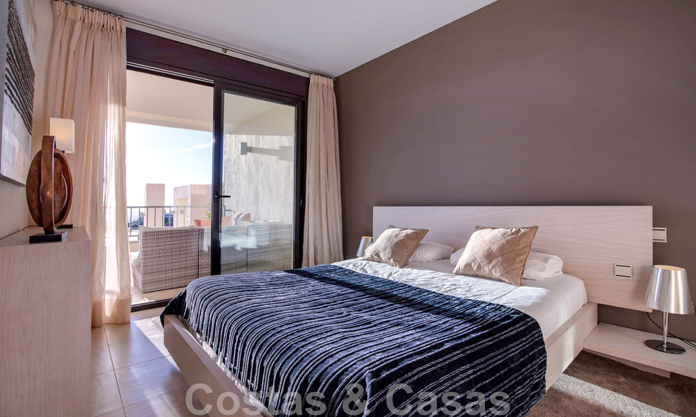 Appartement de luxe rénové à vendre, avec vue sur la mer, situé dans un complexe de luxe à Los Monteros, Marbella 47516
