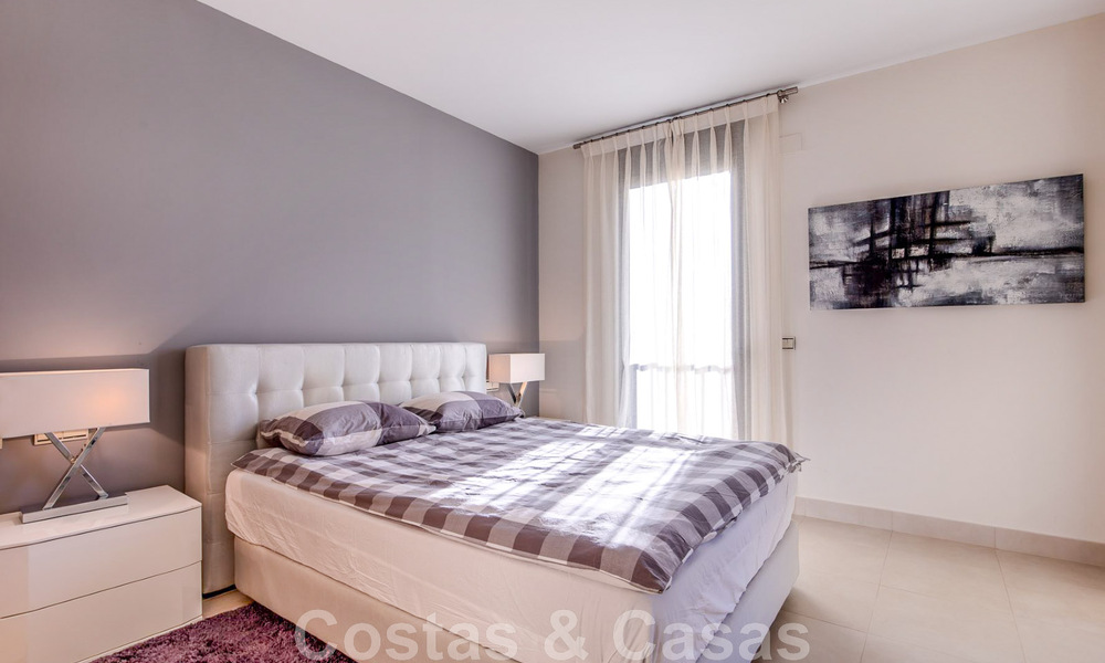 Appartement de luxe rénové à vendre, avec vue sur la mer, situé dans un complexe de luxe à Los Monteros, Marbella 47519