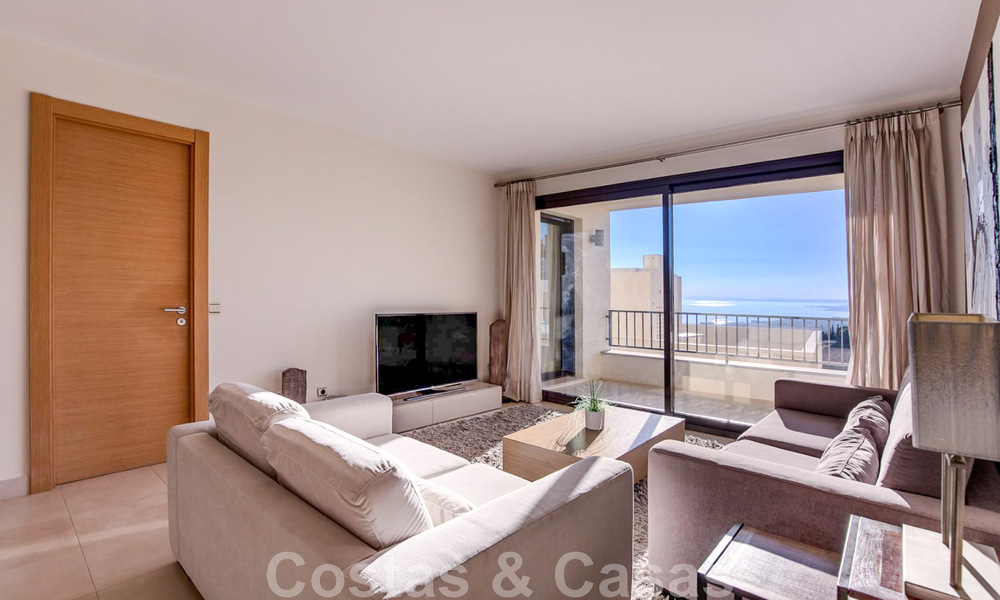 Appartement de luxe rénové à vendre, avec vue sur la mer, situé dans un complexe de luxe à Los Monteros, Marbella 47524