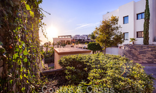 Appartement de luxe rénové à vendre, avec vue sur la mer, situé dans un complexe de luxe à Los Monteros, Marbella 47527 
