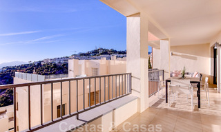 Appartement de luxe rénové à vendre, avec vue sur la mer, situé dans un complexe de luxe à Los Monteros, Marbella 47535 