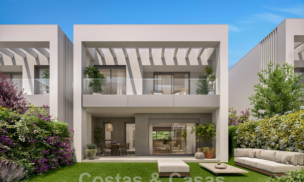 Nouvelles maisons de design à vendre, à deux pas de la plage d'Elviria, à l'est du centre de Marbella 47340