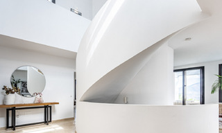 Vente d'une villa andalouse indépendante avec vue panoramique sur la montagne et la mer dans une urbanisation exclusive de l'est de Marbella 47354 