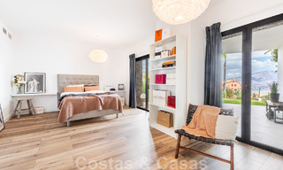 Vente d'une villa andalouse indépendante avec vue panoramique sur la montagne et la mer dans une urbanisation exclusive de l'est de Marbella 47365 