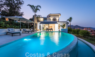 Vente d'une villa andalouse indépendante avec vue panoramique sur la montagne et la mer dans une urbanisation exclusive de l'est de Marbella 47376 