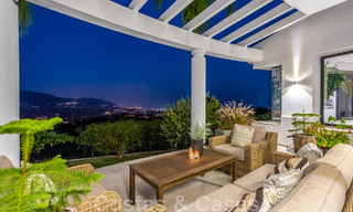 Vente d'une villa andalouse indépendante avec vue panoramique sur la montagne et la mer dans une urbanisation exclusive de l'est de Marbella 47383 