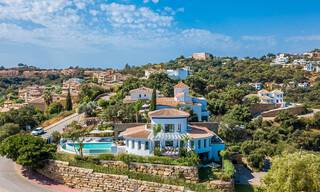 Vente d'une villa andalouse indépendante avec vue panoramique sur la montagne et la mer dans une urbanisation exclusive de l'est de Marbella 47387 
