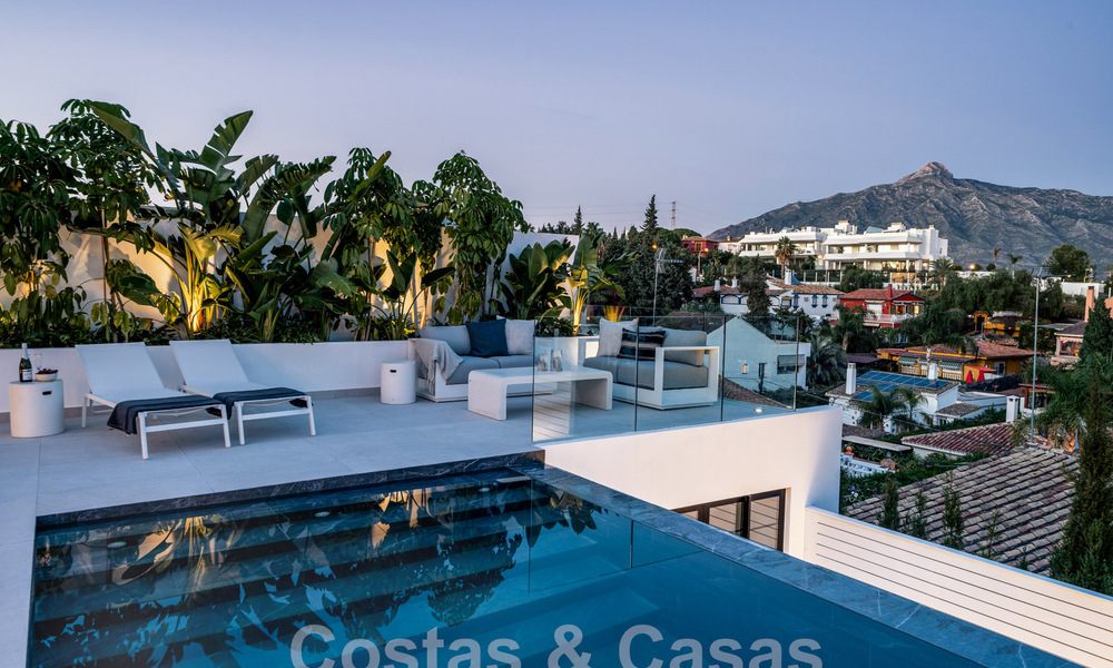 Villa de style méditerranéen magnifiquement rénovée avec un design contemporain à Nueva Andalucia, Marbella 61258