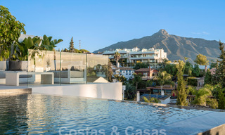 Villa de style méditerranéen magnifiquement rénovée avec un design contemporain à Nueva Andalucia, Marbella 61260 