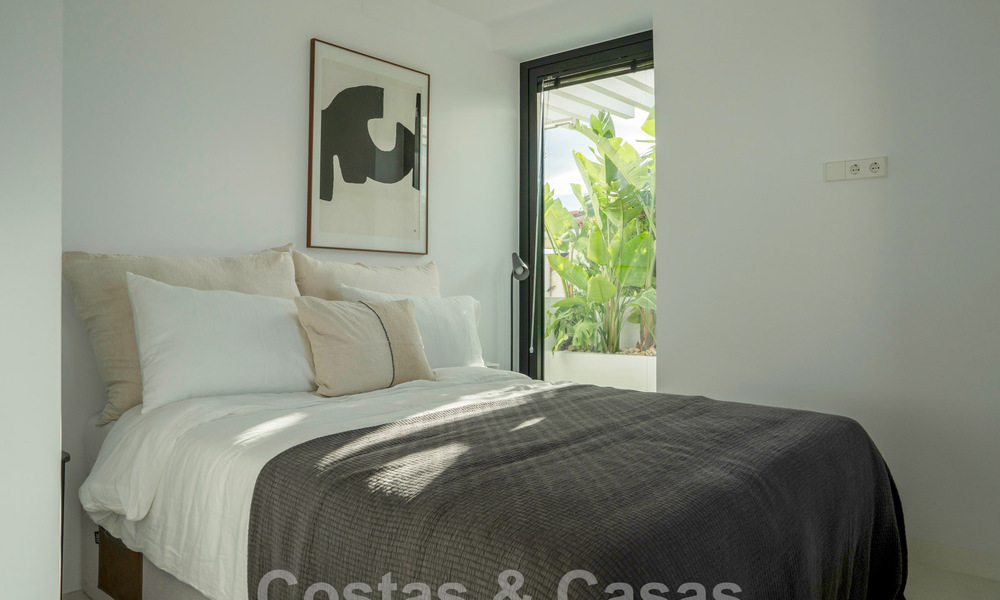 Villa de style méditerranéen magnifiquement rénovée avec un design contemporain à Nueva Andalucia, Marbella 61285