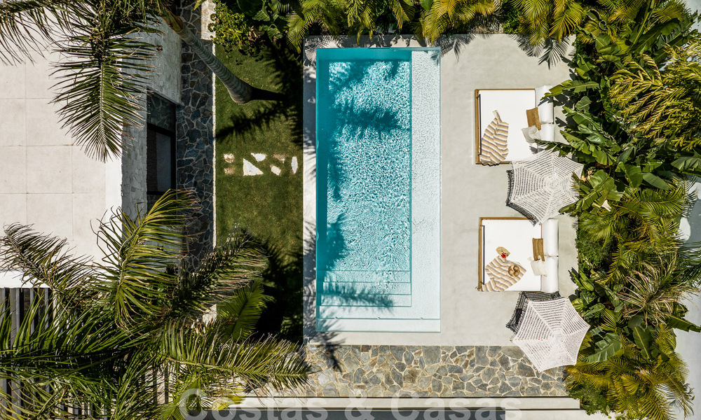 Vente d'une majestueuse villa de plain-pied au design balinais et relaxant, située à quelques pas de Puerto Banus, Marbella 52934
