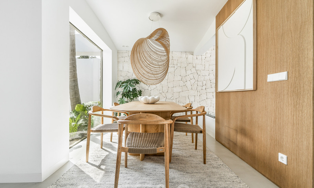 Vente d'une majestueuse villa de plain-pied au design balinais et relaxant, située à quelques pas de Puerto Banus, Marbella 52935