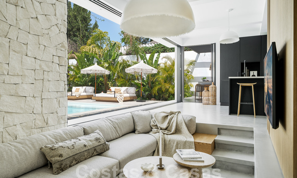Vente d'une majestueuse villa de plain-pied au design balinais et relaxant, située à quelques pas de Puerto Banus, Marbella 52937