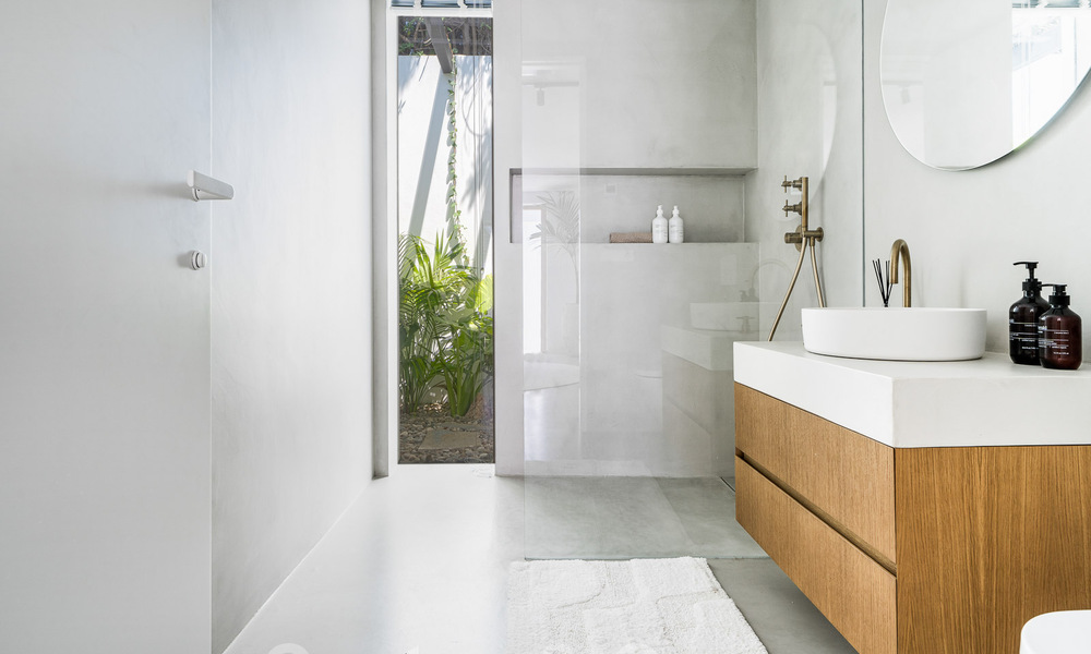 Vente d'une majestueuse villa de plain-pied au design balinais et relaxant, située à quelques pas de Puerto Banus, Marbella 52944