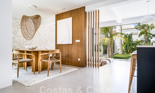 Vente d'une majestueuse villa de plain-pied au design balinais et relaxant, située à quelques pas de Puerto Banus, Marbella 52946 