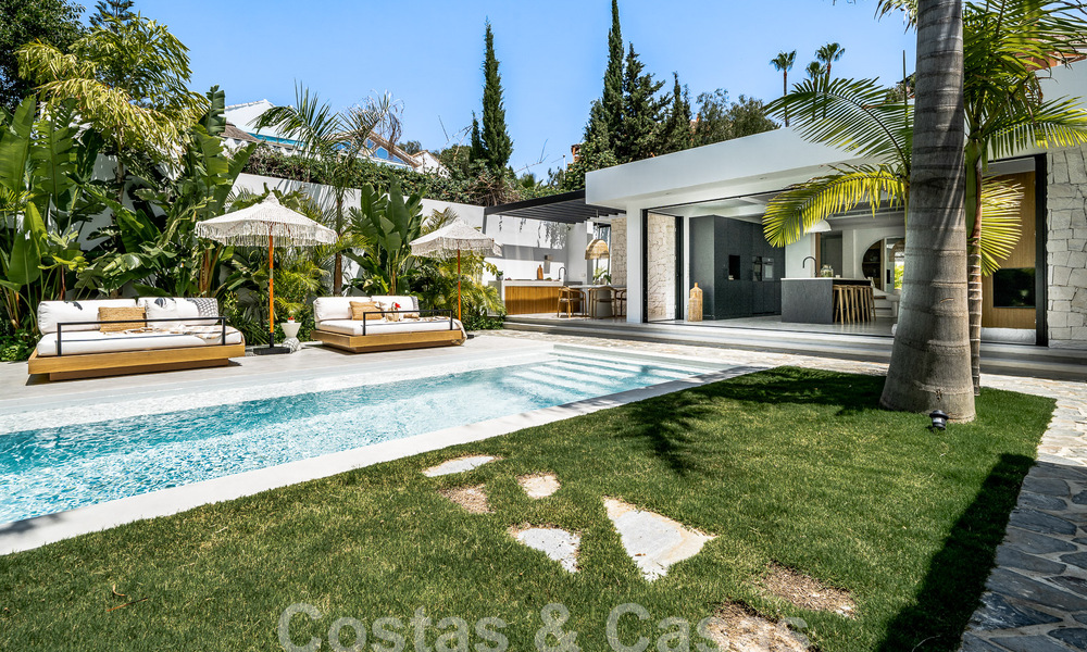 Vente d'une majestueuse villa de plain-pied au design balinais et relaxant, située à quelques pas de Puerto Banus, Marbella 52952