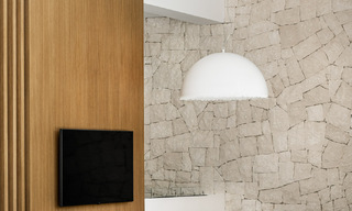 Vente d'une majestueuse villa de plain-pied au design balinais et relaxant, située à quelques pas de Puerto Banus, Marbella 52960 