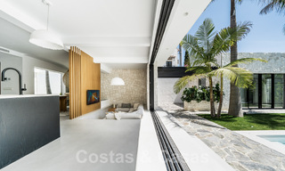 Vente d'une majestueuse villa de plain-pied au design balinais et relaxant, située à quelques pas de Puerto Banus, Marbella 52970 