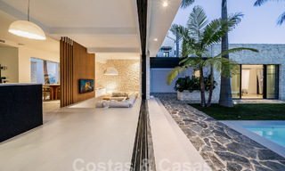 Vente d'une majestueuse villa de plain-pied au design balinais et relaxant, située à quelques pas de Puerto Banus, Marbella 52972 
