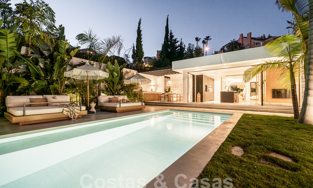 Vente d'une majestueuse villa de plain-pied au design balinais et relaxant, située à quelques pas de Puerto Banus, Marbella 52975