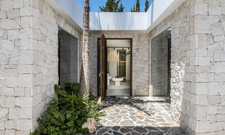 Vente d'une majestueuse villa de plain-pied au design balinais et relaxant, située à quelques pas de Puerto Banus, Marbella 52977 