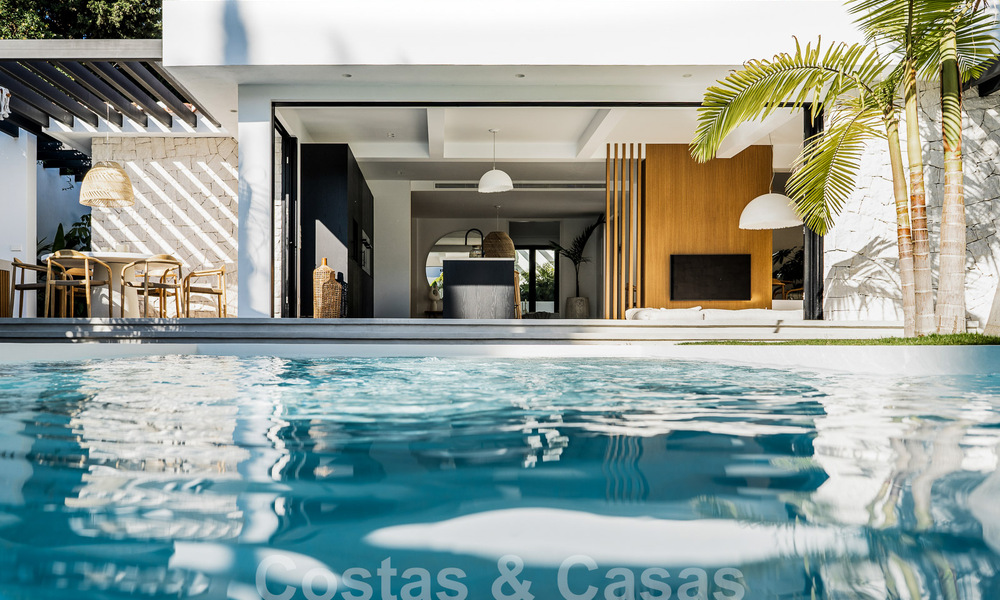 Vente d'une majestueuse villa de plain-pied au design balinais et relaxant, située à quelques pas de Puerto Banus, Marbella 52980