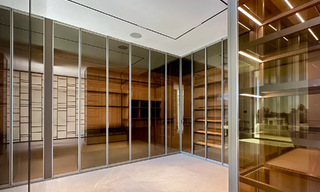 Villa jumelée haut de gamme exclusive prête à emménager à vendre à distance de marche de Puerto Banus à Nueva Andalucia, Marbella 61010 