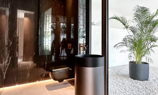 Villa jumelée haut de gamme exclusive prête à emménager à vendre à distance de marche de Puerto Banus à Nueva Andalucia, Marbella 61031 