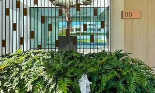 Villa jumelée haut de gamme exclusive prête à emménager à vendre à distance de marche de Puerto Banus à Nueva Andalucia, Marbella 61032 