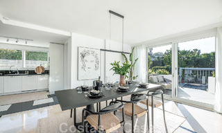 Villa méditerranéenne indépendante à vendre à distance de marche des commodités avec vue sur la vallée du golf et le paysage montagneux à Nueva Andalucia, Marbella 47549 