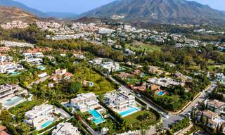 Opportunité d'investissement ! Terrain à bâtir de près de 8.000 m² à vendre dans une zone de villas exclusive de Nueva Andalucia, Marbella 47610 