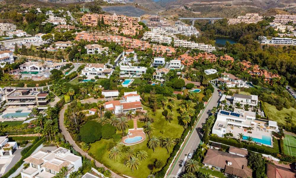 Opportunité d'investissement ! Terrain à bâtir de près de 8.000 m² à vendre dans une zone de villas exclusive de Nueva Andalucia, Marbella 47611