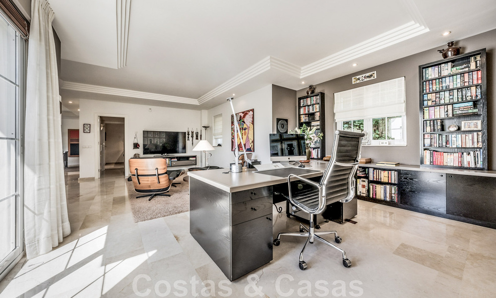 Charmante villa andalouse à vendre avec vue sur le terrain de golf dans un quartier résidentiel très convoité de La Quinta, Benahavis - Marbella 47698