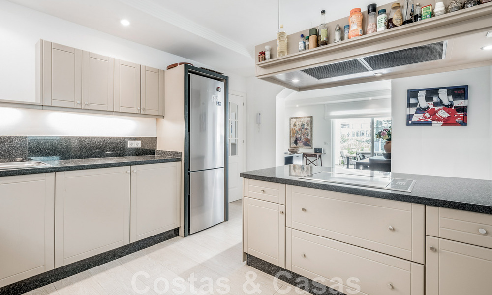 Charmante villa andalouse à vendre avec vue sur le terrain de golf dans un quartier résidentiel très convoité de La Quinta, Benahavis - Marbella 47701