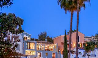 Belle maison mitoyenne entièrement rénovée à vendre avec vue panoramique sur la mer dans une urbanisation fermée de Benahavis - Marbella 47615 