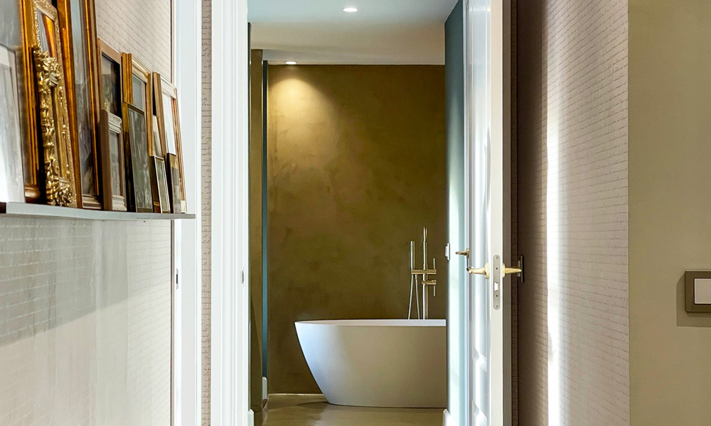 Belle maison mitoyenne entièrement rénovée à vendre avec vue panoramique sur la mer dans une urbanisation fermée de Benahavis - Marbella 47617