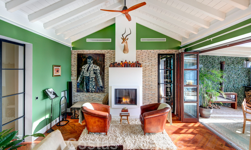 Belle maison mitoyenne entièrement rénovée à vendre avec vue panoramique sur la mer dans une urbanisation fermée de Benahavis - Marbella 47620