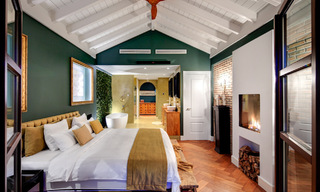 Belle maison mitoyenne entièrement rénovée à vendre avec vue panoramique sur la mer dans une urbanisation fermée de Benahavis - Marbella 47624 