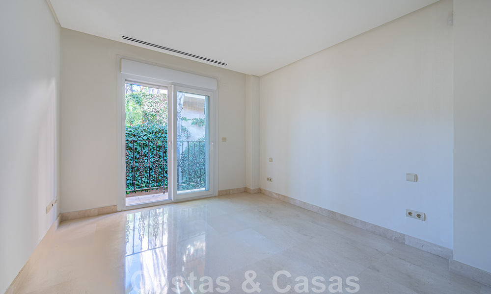 Duplex spacieux, penthouse avec de grandes terrasses et la mer Méditerranée à l'horizon en vente à Nueva Andalucia, Marbella 48533
