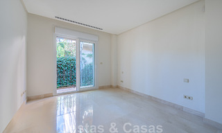 Duplex spacieux, penthouse avec de grandes terrasses et la mer Méditerranée à l'horizon en vente à Nueva Andalucia, Marbella 48533 
