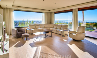 Villa rénovée de style moderne à vendre avec vue imprenable sur la mer dans une communauté fermée à Marbella - Benahavis 48356 