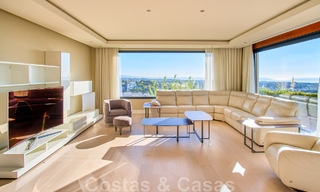 Villa rénovée de style moderne à vendre avec vue imprenable sur la mer dans une communauté fermée à Marbella - Benahavis 48357 