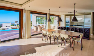 Villa rénovée de style moderne à vendre avec vue imprenable sur la mer dans une communauté fermée à Marbella - Benahavis 48358 
