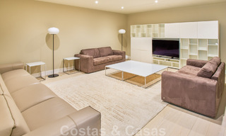 Villa rénovée de style moderne à vendre avec vue imprenable sur la mer dans une communauté fermée à Marbella - Benahavis 48369 