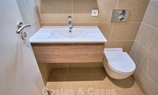 Villa rénovée de style moderne à vendre avec vue imprenable sur la mer dans une communauté fermée à Marbella - Benahavis 48370 