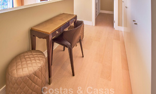 Villa rénovée de style moderne à vendre avec vue imprenable sur la mer dans une communauté fermée à Marbella - Benahavis 48384 