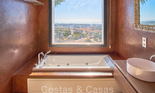 Villa rénovée de style moderne à vendre avec vue imprenable sur la mer dans une communauté fermée à Marbella - Benahavis 48387 