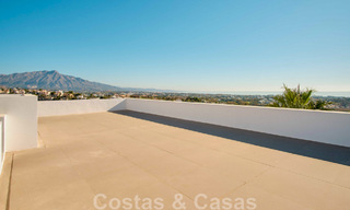 Villa rénovée de style moderne à vendre avec vue imprenable sur la mer dans une communauté fermée à Marbella - Benahavis 48389 