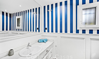 Villa andalouse de luxe à vendre, adjacente au terrain de golf, avec vue sur la mer, dans un quartier très recherché à l'est de Marbella 48328 